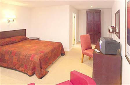 Hotel St Lawrence Luton  Exteriér fotografie